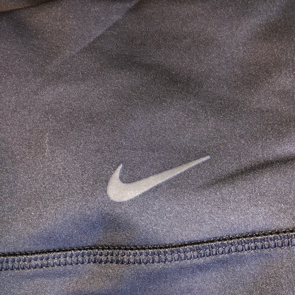 **SOLD**Nike black yoga pants women’s size medium - Picture 5 of 7